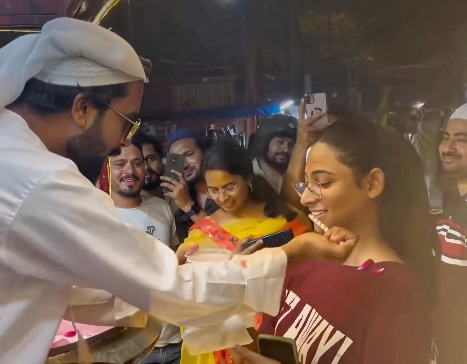 A street food vendor in India posing as an Emirati creates debate